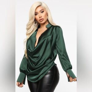 FASHION NOVA TOUCH SATIN BLOUSE - HUNTER SIZE MEDIUM (NEW WITH TAGS) A15